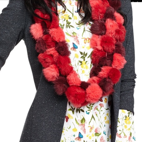 Neiman Marcus Red & Burgundy Rabbit Fur Infinity Scarf or Stole - Picture 2 of 3